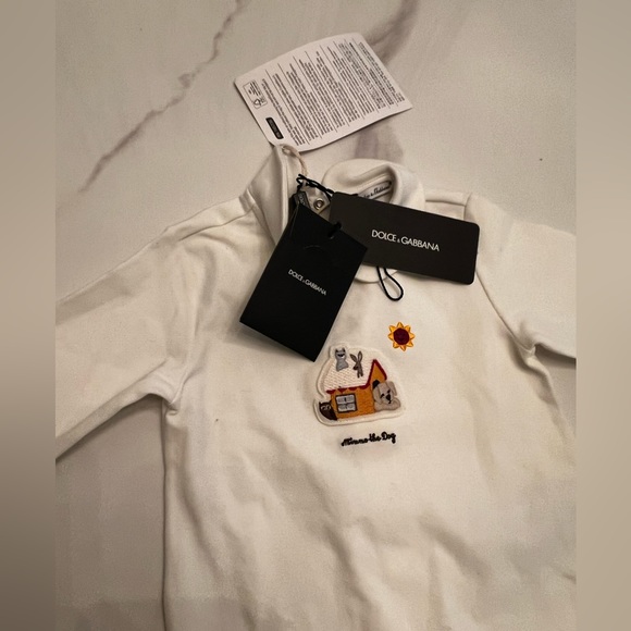 Dolce e Gabbana footed 12-18mos - Picture 3 of 5